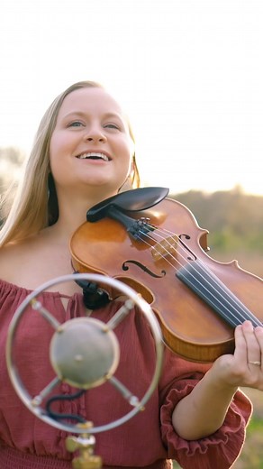 “Lazy John” is my 2nd release from my upcoming ‘Dancing Fiddler’ album 🎧 Available for listening wherever y’all stream music 🔗 Spotify link in the comments #dancingfiddler #fiddle #flatfoot #buckdance #oldtime The 615 Hideaway | Hillary Klug