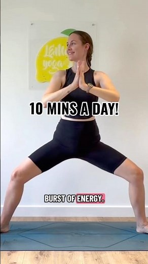 This is what 10 minutes of DAILY yoga looks like #10minuteyoga #morningyoga