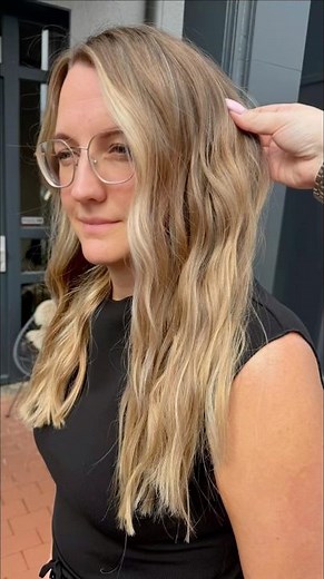 Natural instead of extremely blonde ✨ AirTouch, balayage & lowlights. Which do you prefer? 👇 #air...