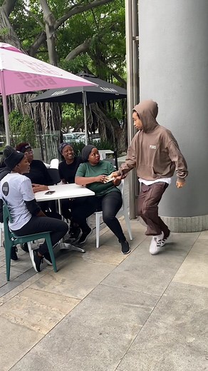 They already recognized me😂🇿🇦 dc: @DENNISMIK💫 #fyp #fürdich #fy