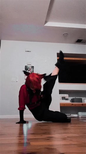 INSPIRED BY THE ANIMATION BY @Yanon🐷 ‼️‼️‼️ (SIDENOTE: this dance is SO hard to do in this costume and I cannot spin on this floor OMG… maybe I’ll do this again we shall see… you guys kept tagging me in this dance though so here you go!! ❤️❤️❤️) #Alastor #AlastorCosplay #HazbinHotel #Cosplay #ForYou