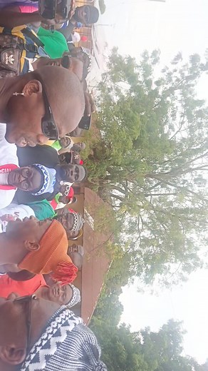 44K views · 1.4K reactions | EM CACHEU, UM DEFICIENTE VISUAL, DO NOME IALÁ, INTERCEPTOU COM GRITOS SEGUIDOS: "DSP, DSP, DSP", E CLAMA PELA VITÓRIA DO CANDIDATO PRESIDENCIAL, DR. FERNANDO DIAS DA COSTA, AO ENG. DOMINGOS SIMÕES PEREIRA, PARA LIBERTAR O PAÍS DAS ATROCIDADES DO ATUAL REGIME. EMOCIONANTE! | AMI I PRS | Facebook