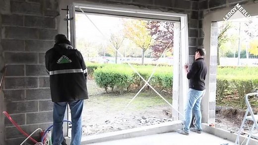 Comment installer une baie vitrée coulissante en aluminium ? | Leroy Merlin