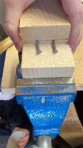 Åskefälla Snickeri on Instagram: "Skarva med träplugg så att det blir rakt? Inga problem! #snickare #inspiration #diy"