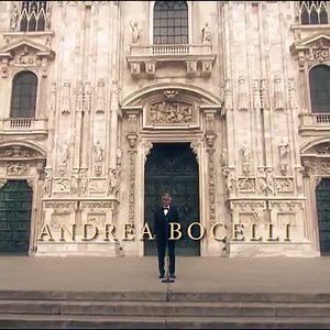 Aus dem Herzen einer verwundeten Stadt bringt eine Stimme Die Welt zusammen Ein Fest auf das Leben Andrea Bocelli: Musik für die Hoffnung Jetzt anhören: | Andrea Bocelli