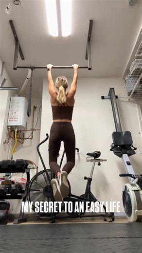 Lillie Biesinger on Instagram: "Do one thing in your day that’s so miserable and so hard…something you dread with all your heart (pull ups), and the rest of your day, packed with all of the normal endless responsibilities and tasks…. The laundry, the Christmas cleanup, the returns, the dreaded phone call to literally anyone…. It’ll all feel like a breeze. 👏🏼"