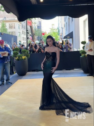 Charli XCX's Stunning Met Gala Arrival at The Carlyle
