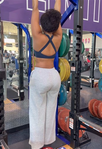 Slow motion is better than no motion 🤸🏽‍♀️🏋🏽‍♀️ @Hunnii (Pants- medium) #foryoupage #fashiontiktok #fashioninspo #outfit #fashiontok