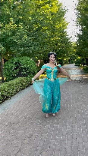 Jasmine🧞‍♀️#disneyprincess #cosplay #disneycosplay #jasmine #aladdin #princessdress #cosplayer