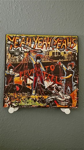 yeah yeah yeahs - fever to tell #yeahyeahyeahs #2003 #vinyl #vinylrecords