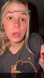 @atkinsnutritionals trying a low carb caramel nut roll bar from Atkins! so good and easy on the blood sugar #type1diabetes | Jayla T1D