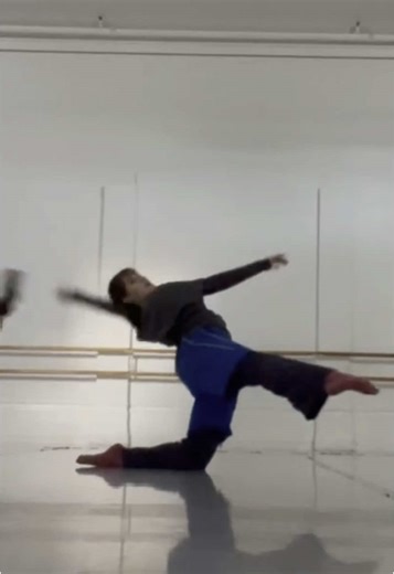 Contemporary Dance Moves: Mastering Ballerina Turns