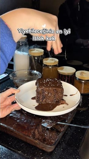 Daha fazlası için takipte kal🫠 #vlog #tatlı #ıslakkek #yemek #mutfak #pasta