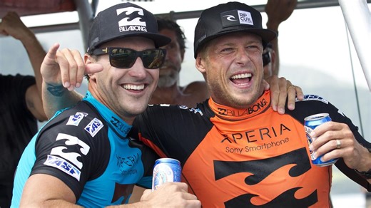 Surf legends face off in Qld wave pool battle