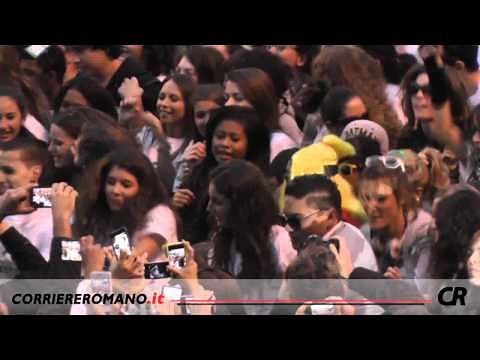 Roma, Flash Mob Gangnam Style a piazza del Popolo