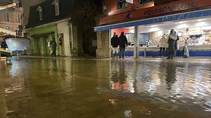 EN IMAGES. Inondations : 22 cm d’eau place du Poids-Public à Vannes, ce mercredi matin
