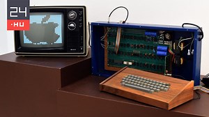 128 millióért kelt el egy régi számítógép | 24.hu