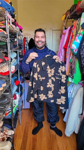 Marquis Neal on Instagram: "this fleece jacket is so good and the perfect way to stay warm in this outfit nylon cargo pants @randomidentities heat tech tights @uniqlousa hoodie @henrikvibskov teddy bear fleece jacket @tamara.malas beanie @coach puddle sandals @newbottega rings @studiocult.co necklace @loewe foldable sunglasses @persol somewhere but nowhere @loreworld orange nylon bucket bag @prada #outfitinspo #fashion #grwm #mensfashion"