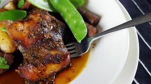 Slow Cooker Honey Garlic Chicken! Full Recipe: https://slowcookingperfected.com/slow-cooker-honey-garlic-chicken/ | Slow Cooking Perfected