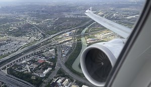 东航C919(B-919E)上海虹桥机场推出开车 起飞(原声)