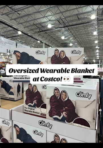 Talk about a blanket you can actually wear! 🙌 The inside has that super soft Sherpa lining, and I love the oversized fit and big kangaroo pocket. Definitely something you can throw on for a movie night or just lounging around the house! Follow @costco.savvy for more Costco deals and finds! 🤗 #costcofinds #costcodeals #wearableblanket #oversized #cozy