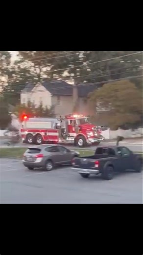 #tankerthursday La Plata VFD Tanker 1 2001 Pierce/Kenworth Charles County 📷 by @dmvsamtheman_eleven ------------------------------------------------------‐-------------------------------#tanker1 #laplatavfd #charlescounty #maryland | Southern Maryland Firetrucks