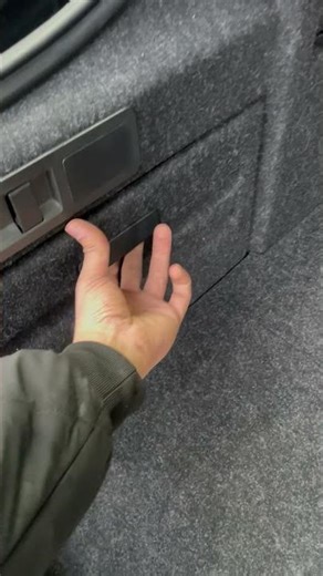 Skoda superb 2021 battery location