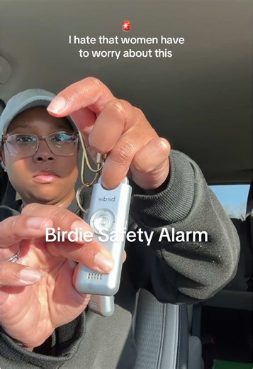 The world we live in can be a scary place, these birdie personal safety alarms can give you atleast a little peace of mind when you are out & about 🚨 ! #birdie #safetytips #personalsafety #safetyessentials #selfdefense