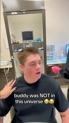 The interesting moment after having wisdom teeth extracted #funny #anesthesia #wisdomteeth #comedy