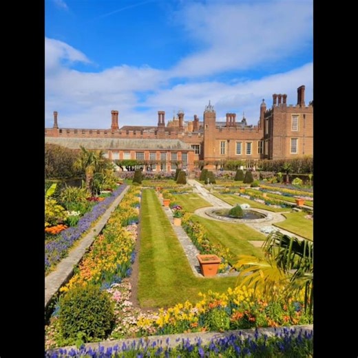 Visiting British palaces and castles in London, England!