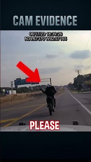 High-Speed Police Chase: Biker Outruns 5 Cop Cars! '😨🚨