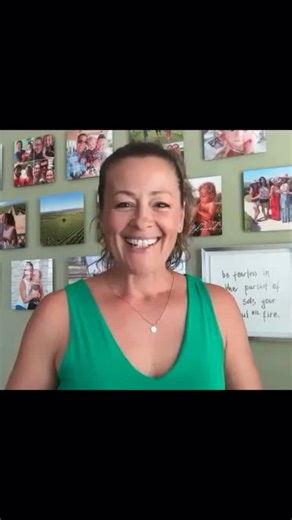 Anna Renderer on Instagram: "🎧Listen to this! 👊 The game has changed ladies 💪🔥 There is a revolutionary way for women over 40 to trade fat for muscle! (Or just stop that feeling of muscle loss & loose skin 😳) ✅ Click my bio link @annarenderer to get the FULL VIDEO 👊 💪 We share why you will feel a change in your body after just 1 workout with this program. 💪 We share why strength training for 2-3 days a week is enough to get results. 💪 We share why your workouts only have to be 20-30 min