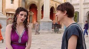 Watch Plebs Season 4 Episode 4 - The Satarist
