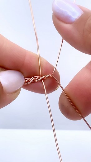 Wire Art Tutorials on Instagram: "Easy and simple: making a pendant with just 2 base wires. If you have questions regarding the steps and tricks, just write it down in a comment 🥰 Enjoy the video and I look forward to see your results… #jewelrymaking #wireweaving #wirewrapping #stepbystep #howtovideo #processvideo #dedication #artprocess #jewelryprocess"