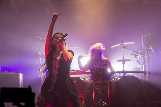 Amy Lee Of Evanescence Teases 20th Anniversary Celebration Of "Fallen" In 2023 -