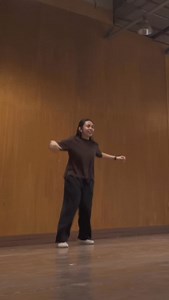 my first ever dance class! 🤎 had so much fun dancing again after 2 years :) | dc: coach @rikiii.san @crayonz_project | Andrea Rose