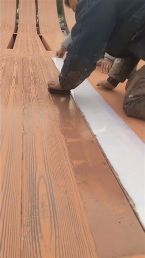 Wood grain paint construction method