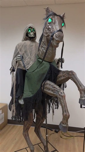 Grim Reaper riding a horse animatronic #animatronic #grimreaper #horse #halloween #prop #fyp