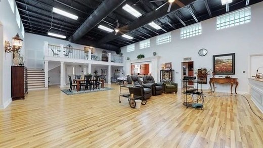 Pop Quiz: Would You Buy a Tennessee Elementary School That Was Converted Into a Massive Home?