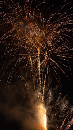 Northern Gold Coast Carols on Instagram: "🎅✨ It’s the most wonderful time of the year! 🎄💫 Join us for the Northern Gold Coast Carols — a FREE family Christmas event filled with festive fun, food, music, Santa, and fireworks! 🎆 📍 Brien Harris Oval, Ormeau 🗓️ Sunday 14 December 🕓 From 4PM 🎪 What’s On: 🍔 4PM – Food Vans open 🎤 6PM – Pre-Show entertainment 🎶 7PM – Empire Industrial Estate Northern Gold Coast Carols feat. Carolokee 🎇 Fireworks finale to end the night in style! Bring your 