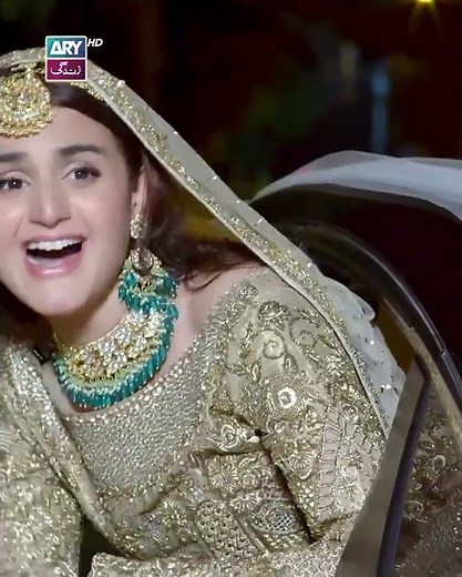 Hira Mani - 𝐁𝐫𝐢𝐝𝐚𝐥 𝐋𝐨𝐨𝐤❤️ | #shorts #wedding #bridal #hiramani