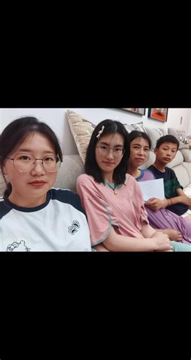 知道你为什么会有三个孩子吗？ 知道你为什么会有三个孩子吗？古人言，前世慈心修胜果，临门三喜降灵儿。膝下三子便是你此生最大的福报，是上天认同了你这个妈妈才会赠予你，它看中你的慈爱，也认可你的勤劳，更中意你的为人，也只有你这般心善品正之人才配得上这满堂欢喜，三个孩子不仅是天赐福缘，更是往后余生最安稳的依靠。从此，家里烟火不息，血脉温情绵长，你也别焦虑，更别操心，得天眷顾之人，自有清风相伴，终会收获所有