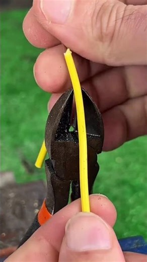 easy way to strip cable using wire cutters