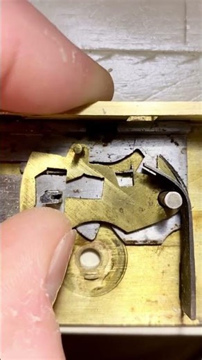 Chubb Lock: “Detector” Lever in Action #lockpicking #locksport #leverlockpicking