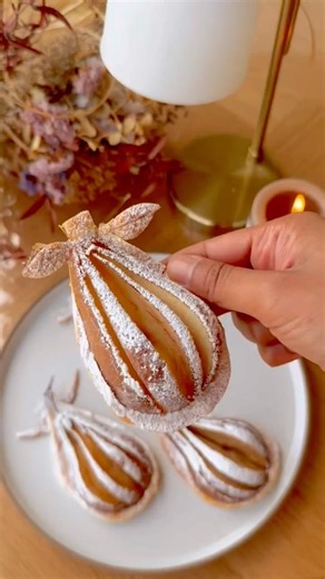 Pear pastry for dessert! 🍐🍐🍐🍐🍐