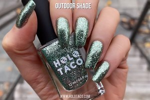 Mint Money is a mo-mint in all different lightings 🤩💸💡 The metallic foil flakies in our Frosted Metal polishes sparkle and shine under direct light like overhead bathroom lights or camera flash 📸✨ and have a frosted and reflective side under dim or indirect lighting such as outside in the shade! ☁️ #mintmoney #frostedmetals #holotaco 💿🌮 | Holo Taco