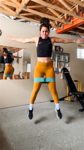 Fontaine - Perte de gras · Équilibre · Confiance on Instagram: "Quand t’as accès à des workouts lefun ET efficaces!! Personnellement c’est comme ça que je suis devenue constante et que j’ai bâtis mes résultats 👊 T’as envie d’avoir accès à notre application avec workouts, recettes, outils et plus? Écris-moi pour remplir ton questionnaire sur tes habitudes de vie et débuter sur un bon pied! 🔥"