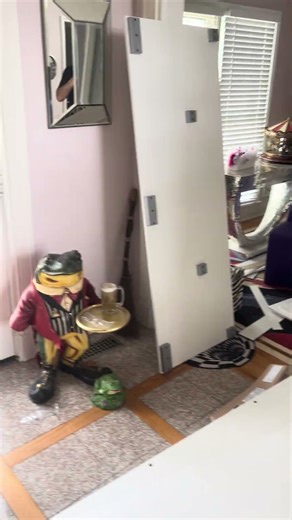 Putting together mirrored cabinets