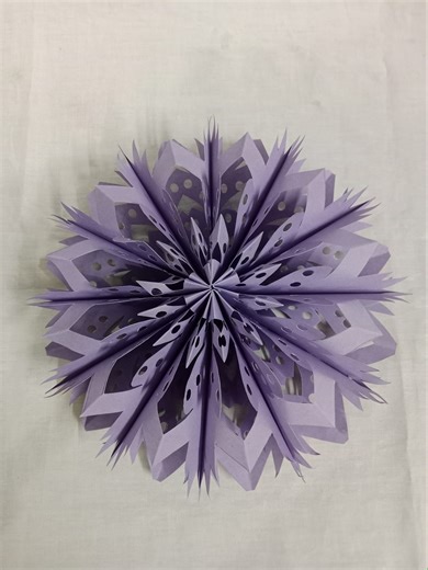 Amazing snowflake making idea with paper.Easy decorations idea. #reelsviralシ #foryouシpage #papercraft #snowflake #fypシ゚viralシfypシ゚viralシalシ | 𝐒𝐚𝐫𝐦𝐢𝐧 𝐂𝐫𝐞𝐚𝐭𝐢𝐯𝐞 𝐖𝐨𝐫𝐥𝐝
