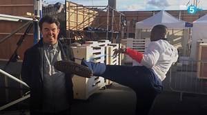 Can Chris Warburton survive a #taekwondo face kick from Lutalo Muhammad? | BBC Radio 5 live